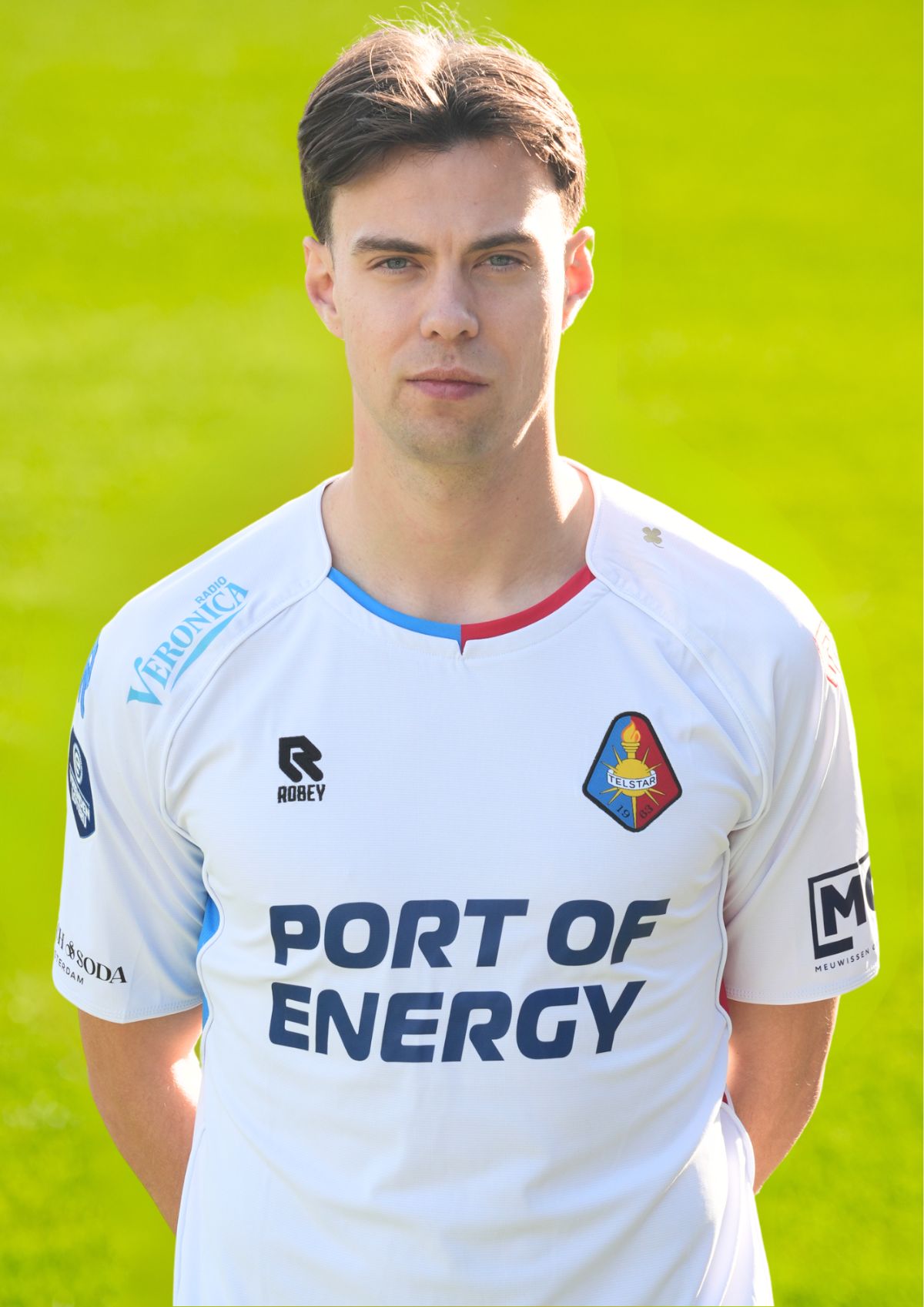 Nökkvi Thórisson aanvaller SC Telstar rugnummer 19 in wit uitshirt met Port of Energy sponsor